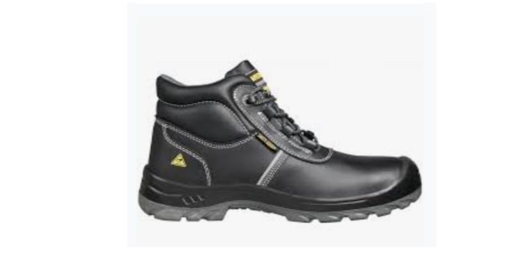 Varieties of safety boots used in different workplaces in Nairobi