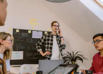 Top 5 Communication Barriers in a Business and How to Fix Them