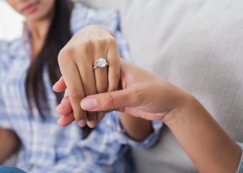 Here is how you can purchase a cost-effective engagement ring.