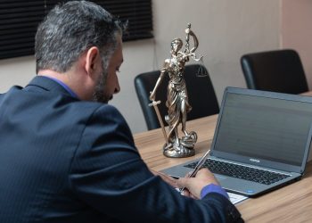 4 Signs that you’re in dire need of a family law attorney