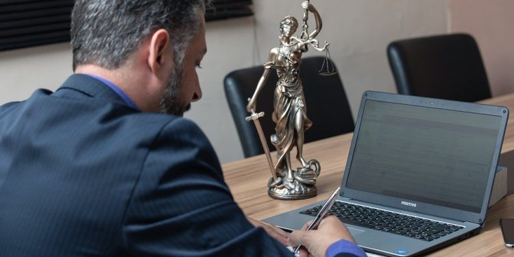 4 Signs that you’re in dire need of a family law attorney