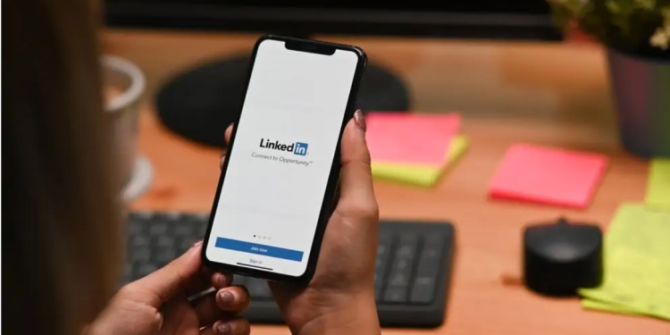 PROFILE OF MAIMAI, A CHINESE SITE MODELED AFTER LINKEDIN WITH A GLASSDOOR-LIKE FORUM WHERE USERS CAN POST ANONYMOUSLY, AS IT FIGHTS CHINA’S TECH FIRMS IN COURT (ZEYI YANG/PROTOCOL)