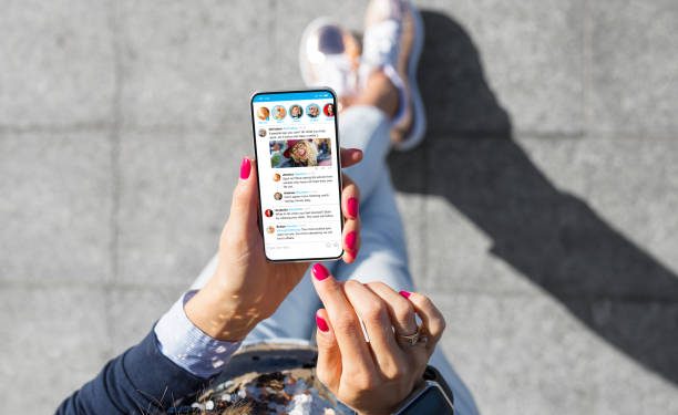 Q&A WITH LAMBDA SCHOOL’S AUSTEN ALLRED ON HOW THE COMPANY HELPS BRIDGE THE CLASS DIVIDE FOR STUDENTS, LIKE SETTING UP BANK ACCOUNTS FOR THOSE WHO DON’T HAVE ONE (ANTONIO GARCIA-MARTINEZ/THE PULL REQUEST)