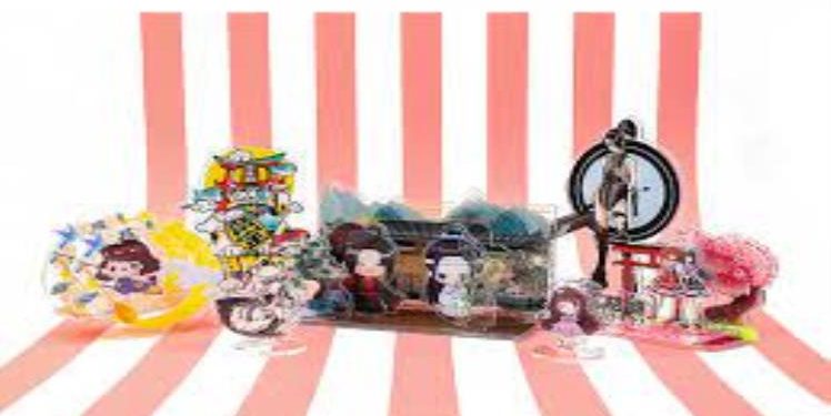 Choosing the Right Material for Acrylic Standees on Vograce