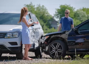 How An Experienced Lawyer Would Approach A Case Involving A Sideswipe Car Accident?