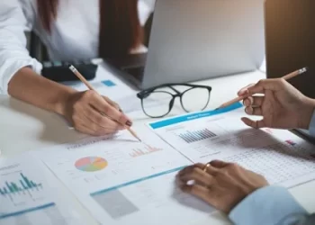 How does business review management helpful?