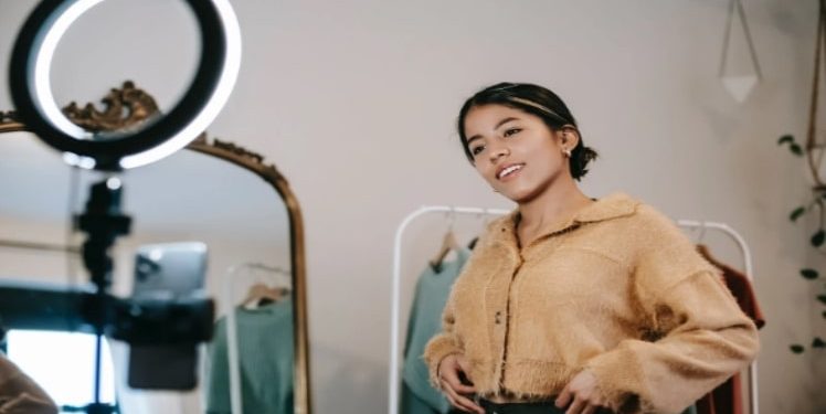 Why You Should Work with Local Influencers to Promote a Local Brand