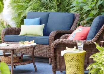 Top Features To Consider When Purchasing Outdoor Furniture