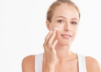 Best Recipes for Homemade Natural Moisturizers for Face and Body