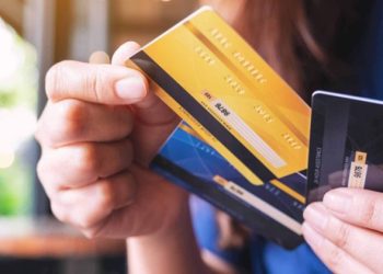 Knowing when to use a business card can be impactful.