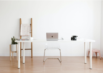 Create a Relaxing Office Environment with Egyptian Musk Oil