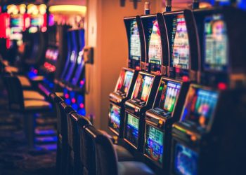 Jackpot! An Introduction to Progressivertp SlotMachines