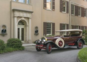 Rolling Through History: Exploring the World of Vintage Automobilia