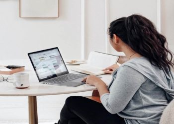 Who Do You Need to Notify When You Move House in the UK?