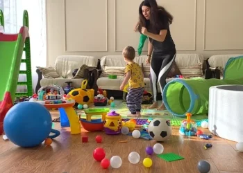 How to Deal With Hundreds of Kids’ Toys in Your House