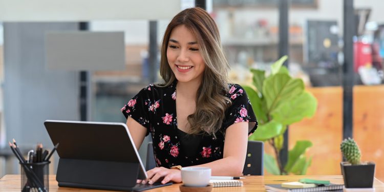 Why You Should Use an Online Small Loans Company to Find a Suitable Lender