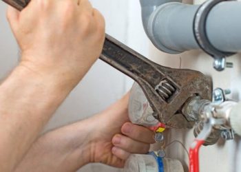 How to Respond to a Plumbing Emergency