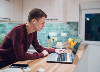 “Salary of Business Intelligence Engineers at Amazon”