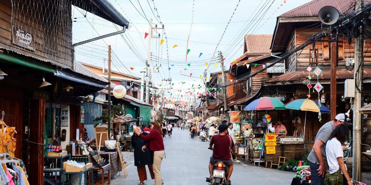 “Exploring the Streets Market Scene”.