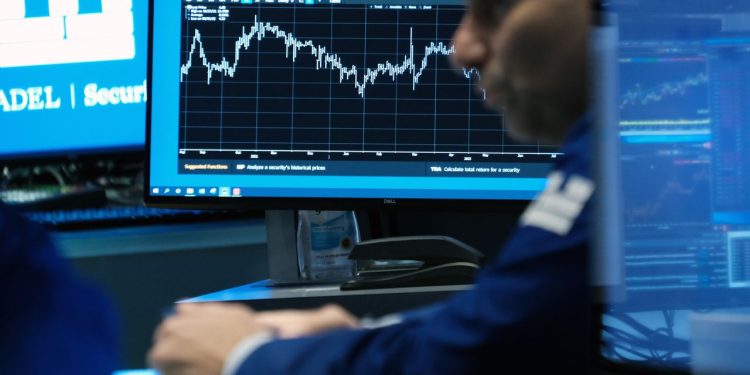 “The Volatile ZFOX Stock Price: A Closer Look”