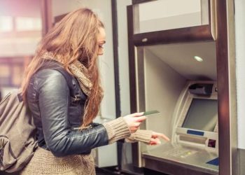 How Long Before Wells Fargo Charges Overdraft Fee?