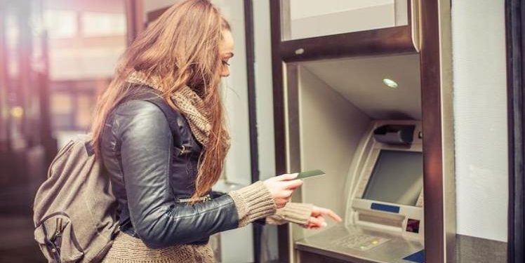 How Long Before Wells Fargo Charges Overdraft Fee?