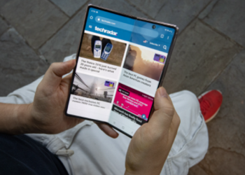 The Benefits of Owning a Foldable Smartphone for Work and Play