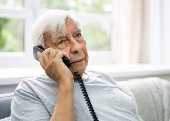 Why Landline Still a Good Choice for Seniors