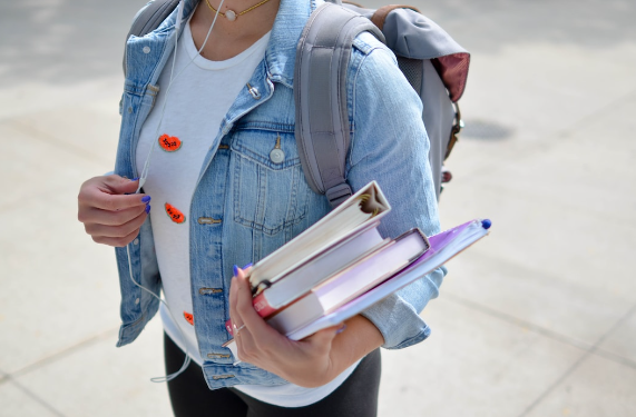 Tips for Saving Money While You’re in Graduate School