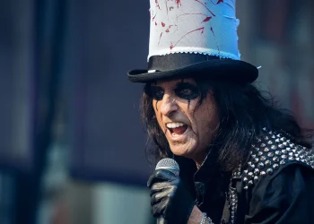Alice Cooper’s Net Worth: From Shock Rock to Financial Success