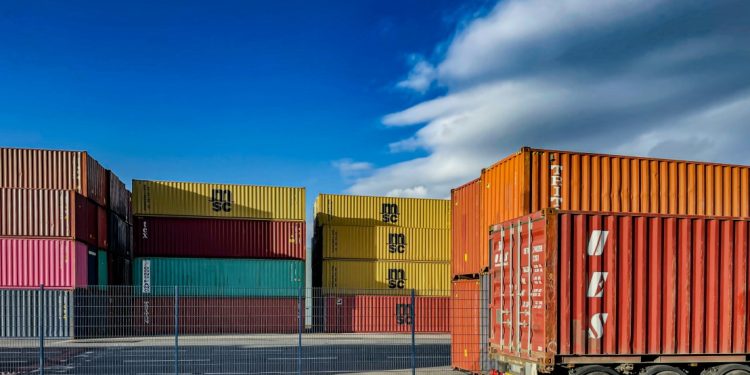 Navigating the Complexities of Oversized Freight Shipping