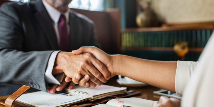 6 Questions to Ask a Commercial Lawyer