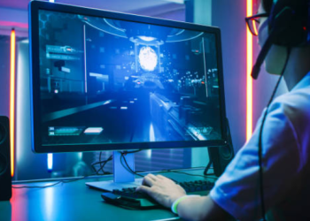 Exploring Historical Themes in Online Game Narratives