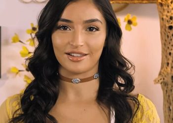 Emily Willis Age: Discover Her Personal Life, Career & Net Worth