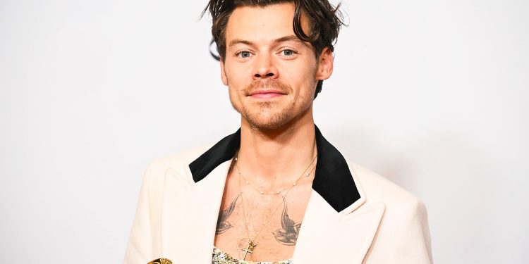 Harry Styles Height, Age, Girlfriend & More You Didn't Know