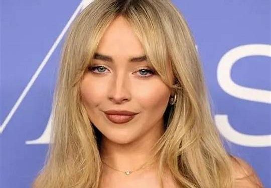 Sabrina Carpenter Height: All You Need to Know