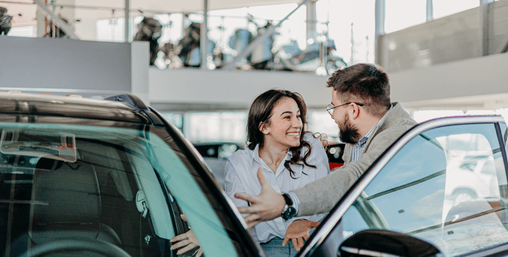 How To Select The Ideal Luxury Car For Your Next Adventure?