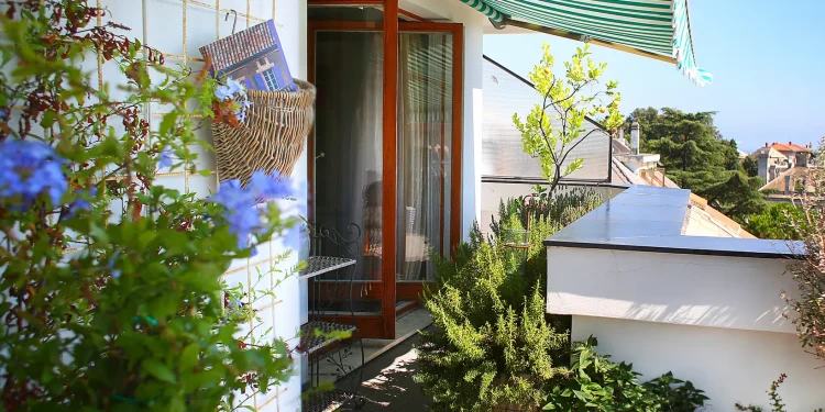 Beat The Heat & Rain: Awning Solutions For Homes In The Tropical Countries